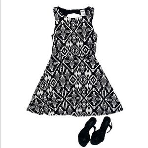 PINK Victoria’s Secret VS Sleeveless Black & White Dress Women SP Small …